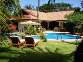 Отель Coconut Paradise Holiday Villas  Раваи